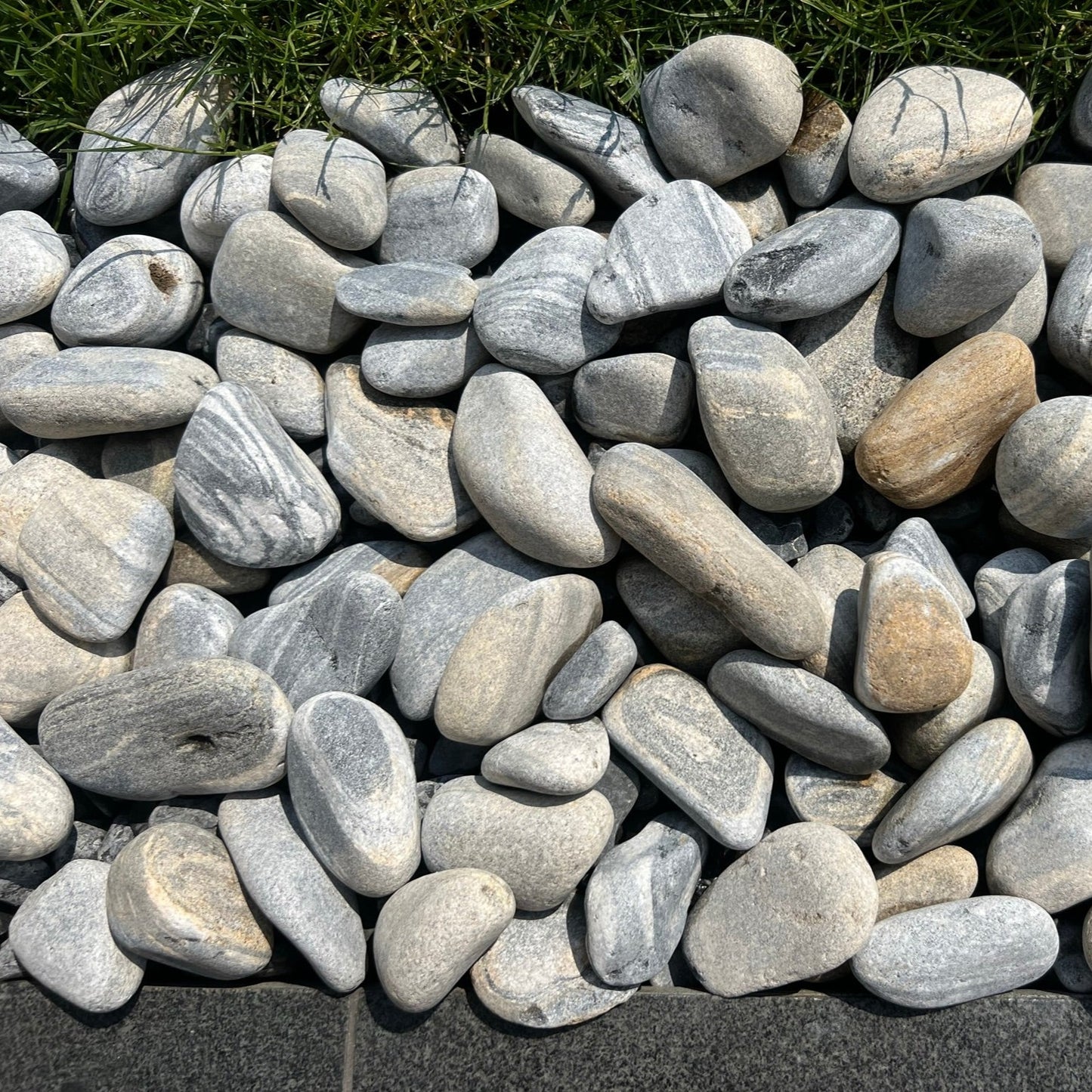 Grey Angel Pebbles š¹š·