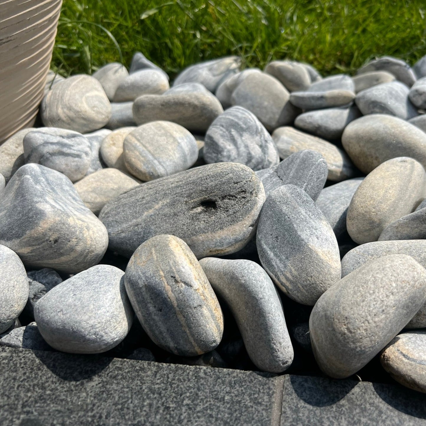 Grey Angel Pebbles š¹š·