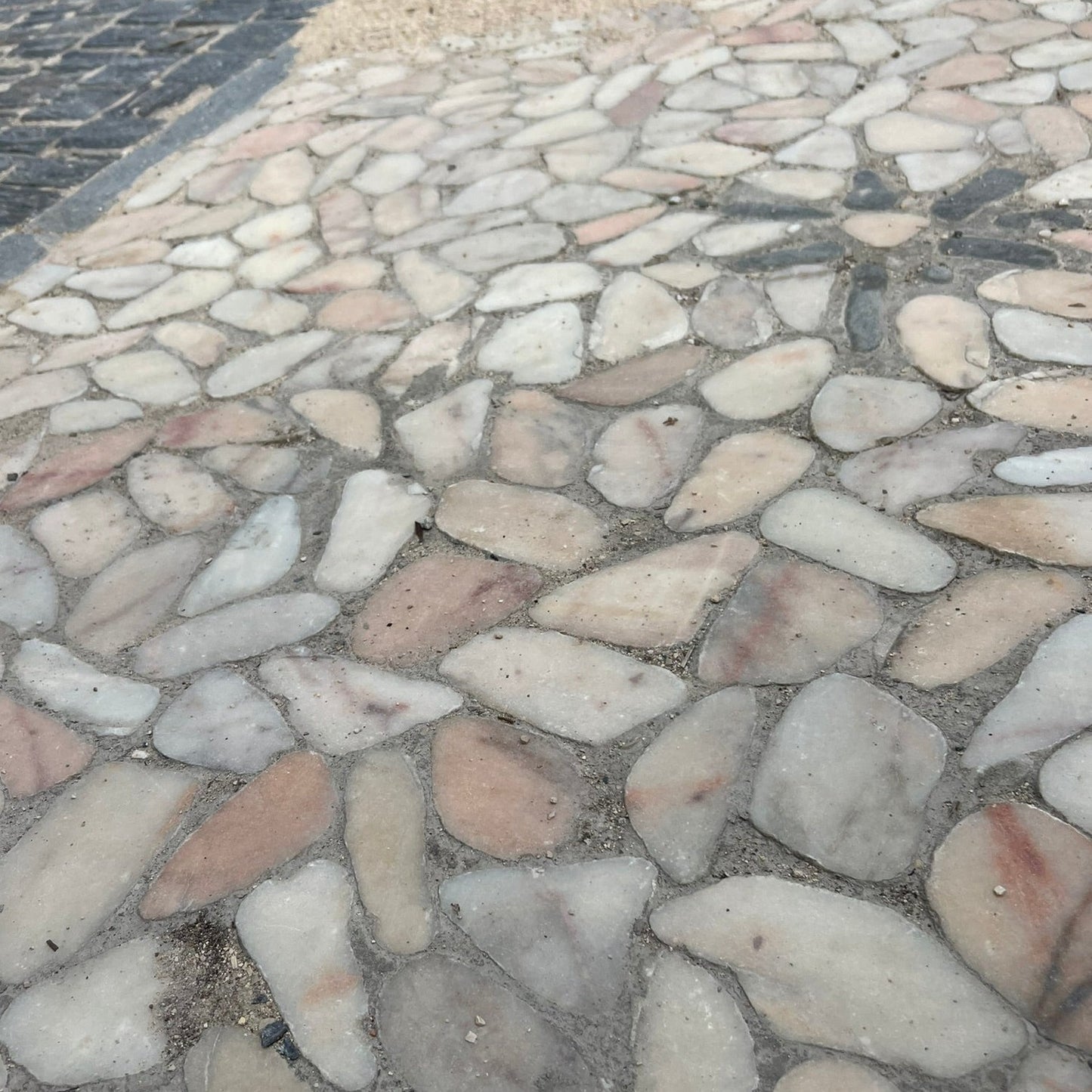 Pink Rose Cut Half Pebbles 🇵🇹