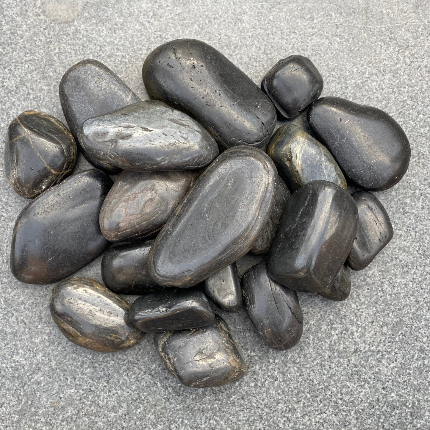 Black High Polished Pebbles  š®š©
