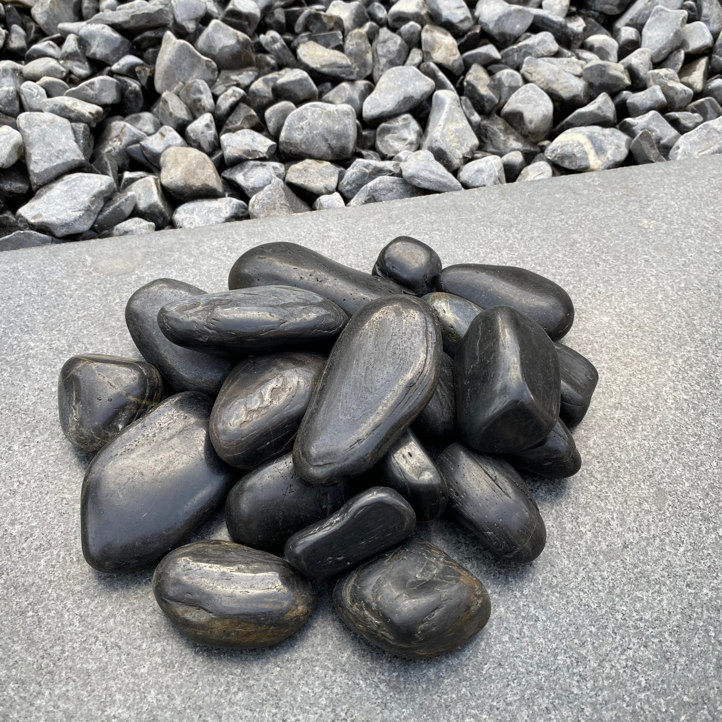 Black High Polished Pebbles  š®š©