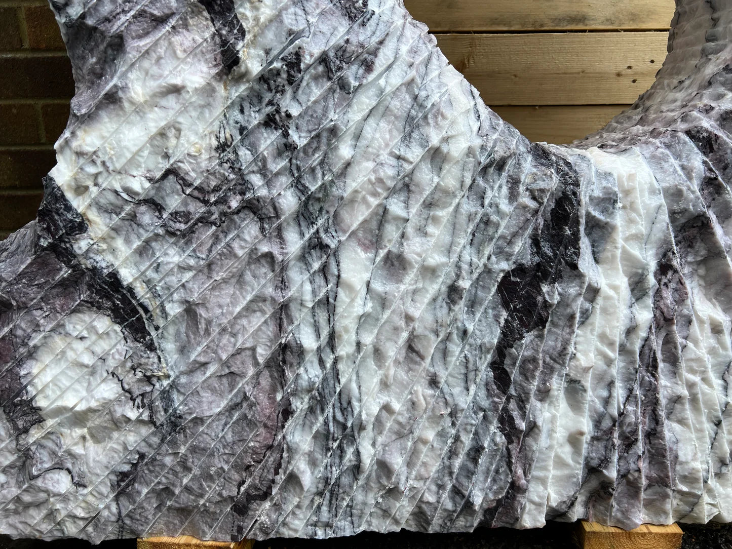 Decorative marble monolith crafted from Leylak stone, perfect for outdoor displays, courtyards, and premium garden settings.